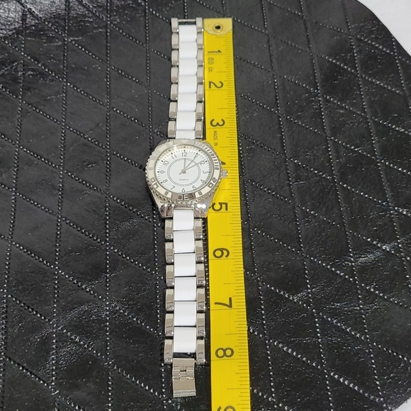 Quartz Watch (Unisex) - Picture 3 of 7